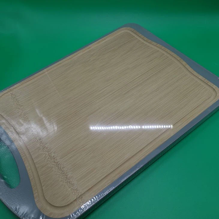 Bamboo Cutting Board With Non-Slip Edges And Drip Groove
